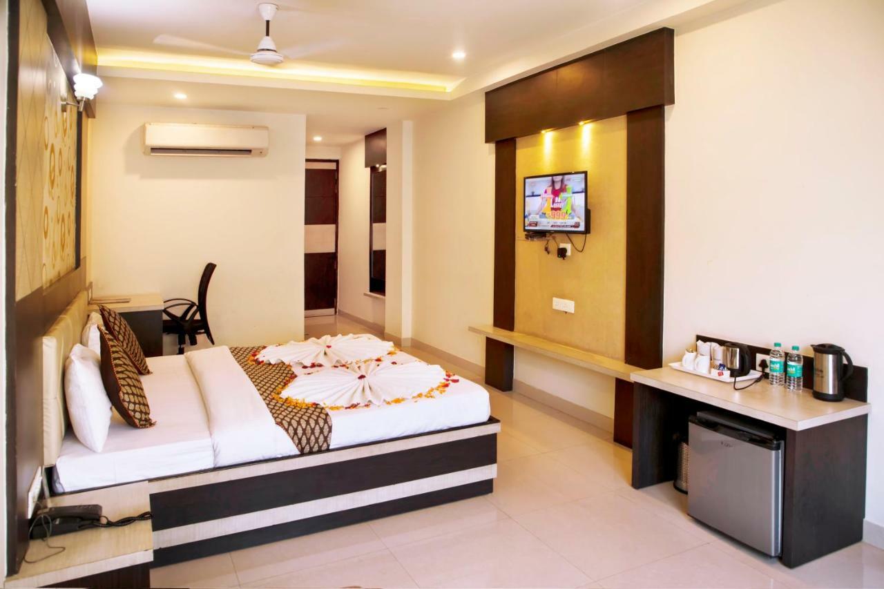 Ganges Grand Hotel Benares Buitenkant foto