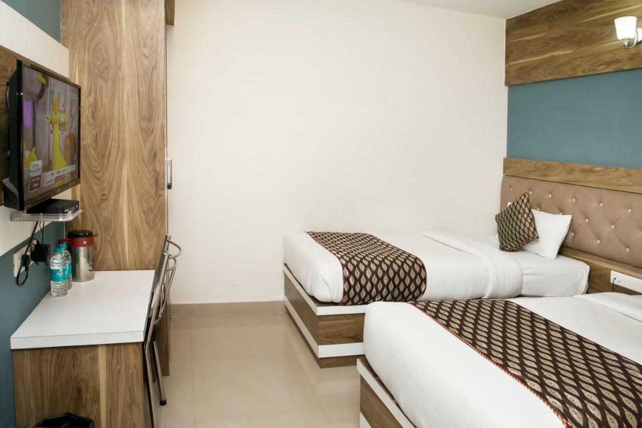 Ganges Grand Hotel Benares Buitenkant foto