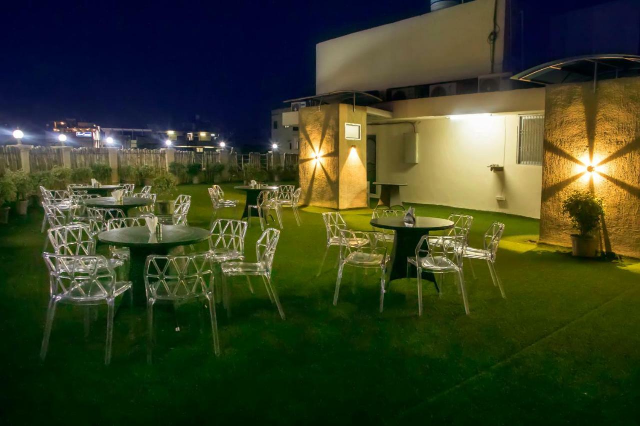 Ganges Grand Hotel Benares Buitenkant foto