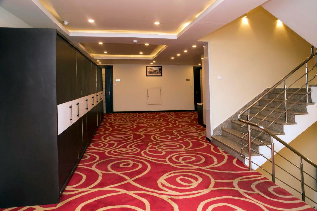 Ganges Grand Hotel Benares Buitenkant foto