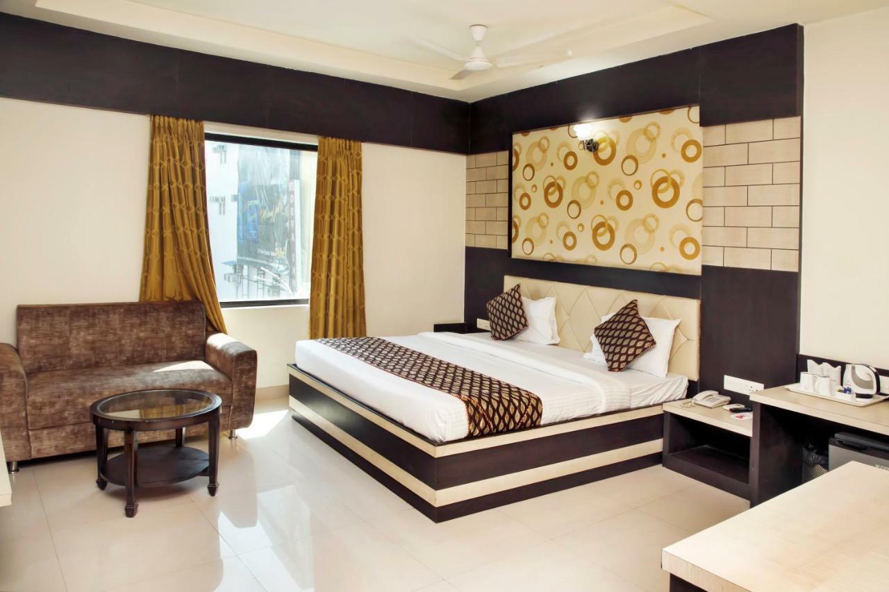 Ganges Grand Hotel Benares Buitenkant foto